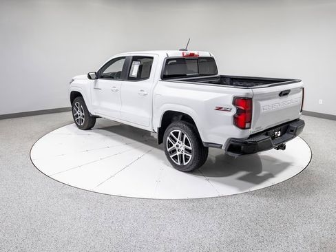 Used 2023 Chevrolet Colorado Z71 w/ Z71 Convenience Package 2 image 32