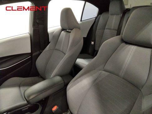 Used 2024 Toyota Corolla SE image 31