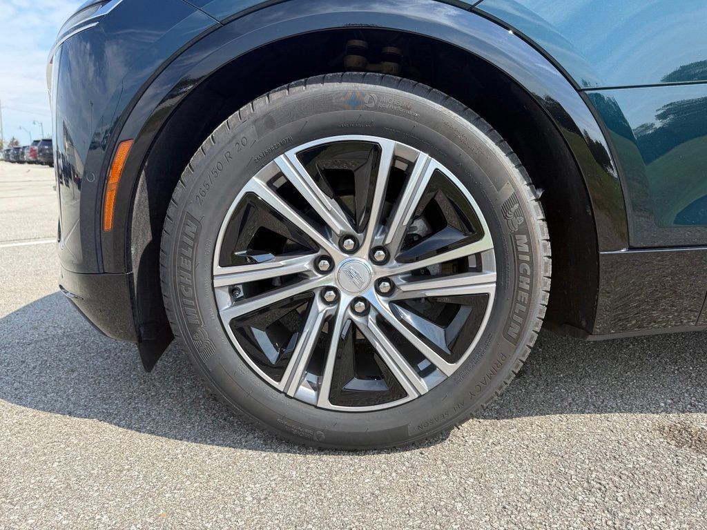 Certified 2024 Cadillac Lyriq Luxury AWD/4WD image 15