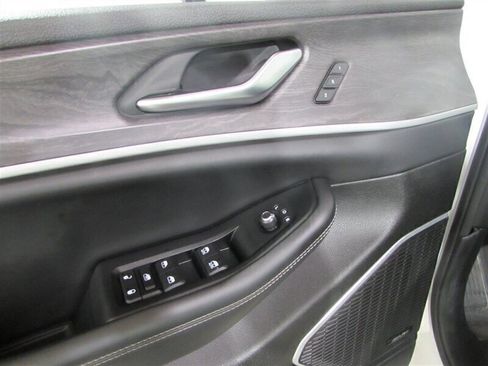 Used 2023 Jeep Grand Cherokee 4WD 4xe image 48