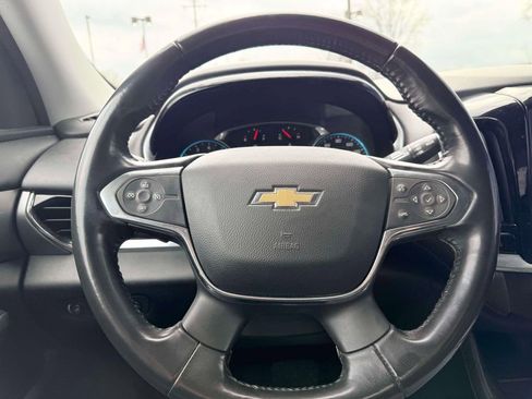 Used 2018 Chevrolet Traverse LT FWD image 17
