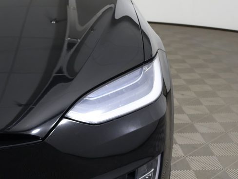 Used 2020 Tesla Model X Long Range image 14