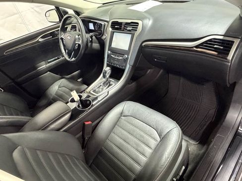 Used 2014 Ford Fusion SE w/ Equipment Group 202A FWD image 13