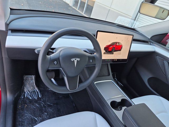 Used 2024 Tesla Model Y Long Range AWD/4WD image 10