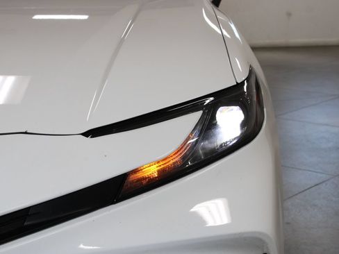 Used 2025 Toyota Camry LE FWD image 13