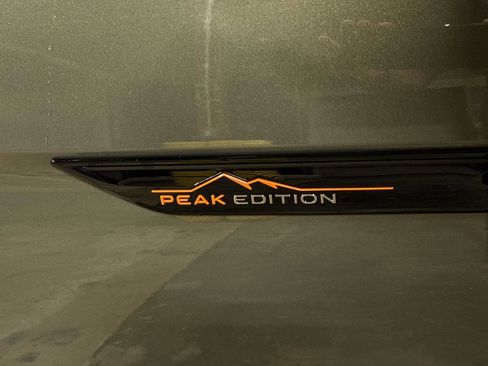 Used 2024 Volkswagen Atlas Peak Edition SE AWD/4WD image 30