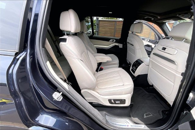 Used 2024 BMW X7 xDrive40i w/ M Sport Package AWD/4WD image 26