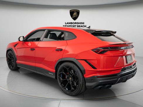 Used 2024 Lamborghini Urus Performante AWD/4WD image 4