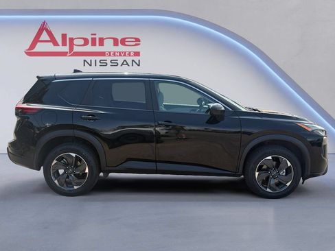 Used 2025 Nissan Rogue SV AWD/4WD image 6