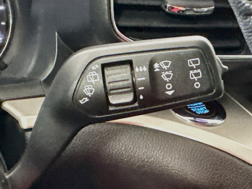 Used 2021 Ford Explorer XLT w/ Equipment Group 202A RWD image 13