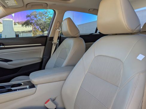 Used 2019 Nissan Altima 2.0 Edition One image 14