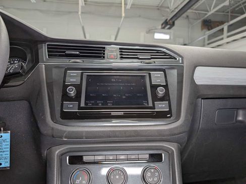 Used 2018 Volkswagen Tiguan S image 30