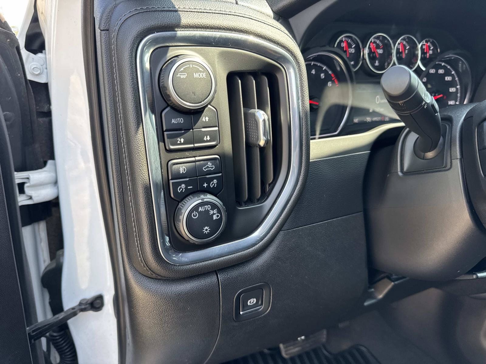 Used 2021 Chevrolet Silverado 1500 RST w/ Z71 Off-Road Package AWD/4WD image 21
