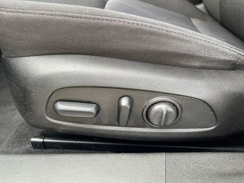 Used 2018 Chevrolet Malibu LT FWD image 28