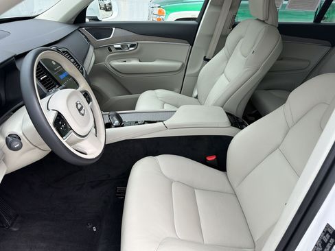 Certified 2024 Volvo XC90 B5 Plus w/ Protection Package Premier AWD/4WD image 5