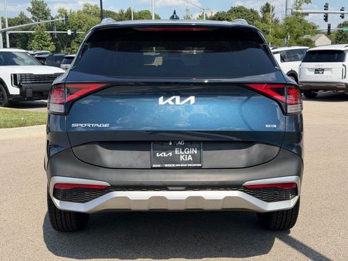 Used 2023 Kia Sportage EX AWD/4WD image 4