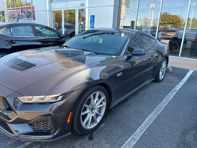 Used 2024 Ford Mustang GT Premium RWD image 3