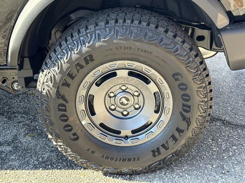 New 2025 Ford Bronco 4-Door w/ Sasquatch Package image 19