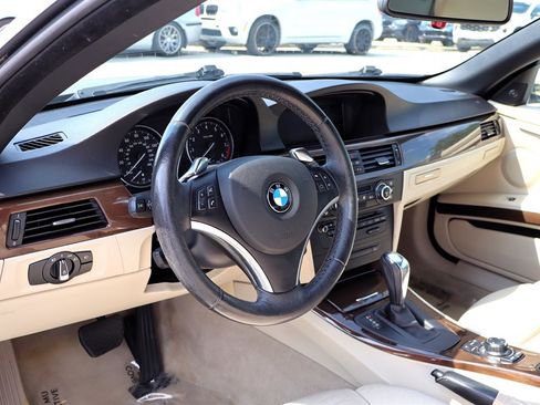 Used 2009 BMW 335i Convertible RWD image 23
