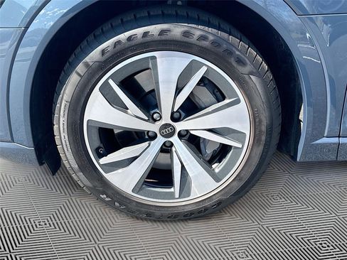 Certified 2024 Audi Q8 e-tron Premium image 32