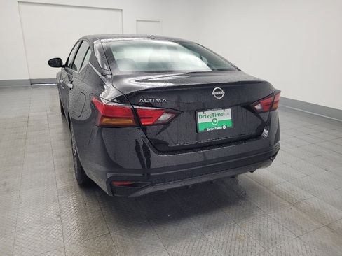 Used 2025 Nissan Altima 2.5 SV FWD image 6