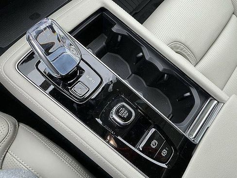 New 2026 Volvo XC90 T8 Ultra w/ Lounge Package AWD/4WD image 18