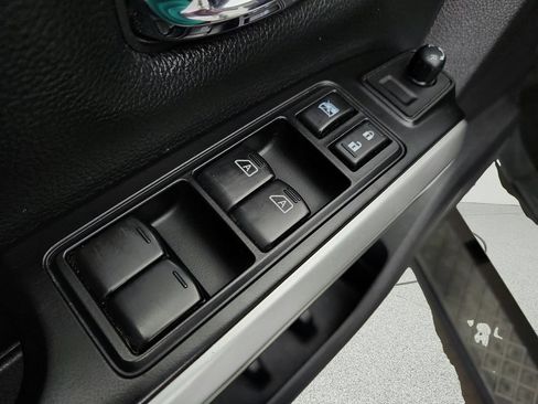 Used 2018 Nissan Titan PRO-4X AWD/4WD image 24