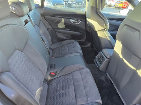 Used 2024 Audi e-tron GT Premium Plus image 13