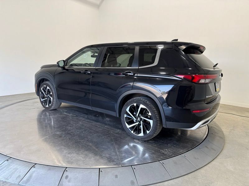 Used 2024 Mitsubishi Outlander SE AWD/4WD image 5