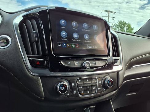 Used 2023 Chevrolet Traverse LT image 17