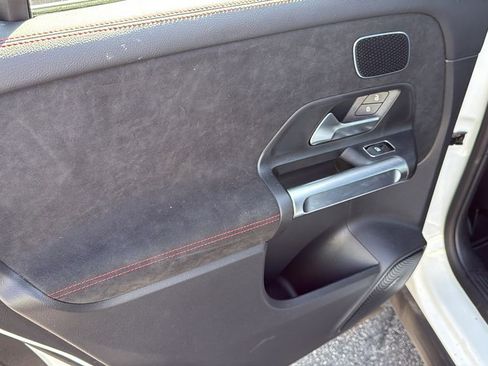 Certified 2025 Mercedes-Benz GLB 35 AMG 4MATIC image 23