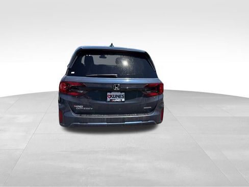Used 2025 Honda Odyssey Touring image 9