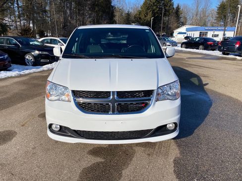 Used 2019 Dodge Grand Caravan SXT image 8