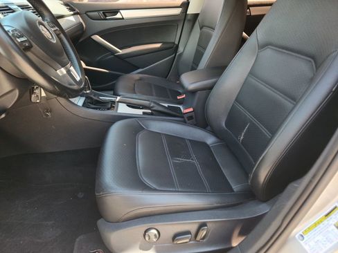 Used 2013 Volkswagen Passat 2.5 SE image 9