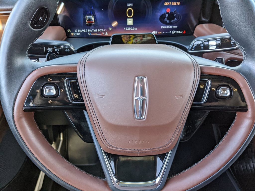 Used 2025 Lincoln Aviator Reserve AWD/4WD image 11