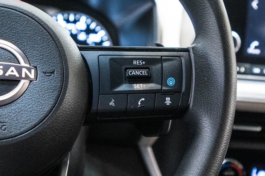 Used 2023 Nissan Rogue SV FWD image 19