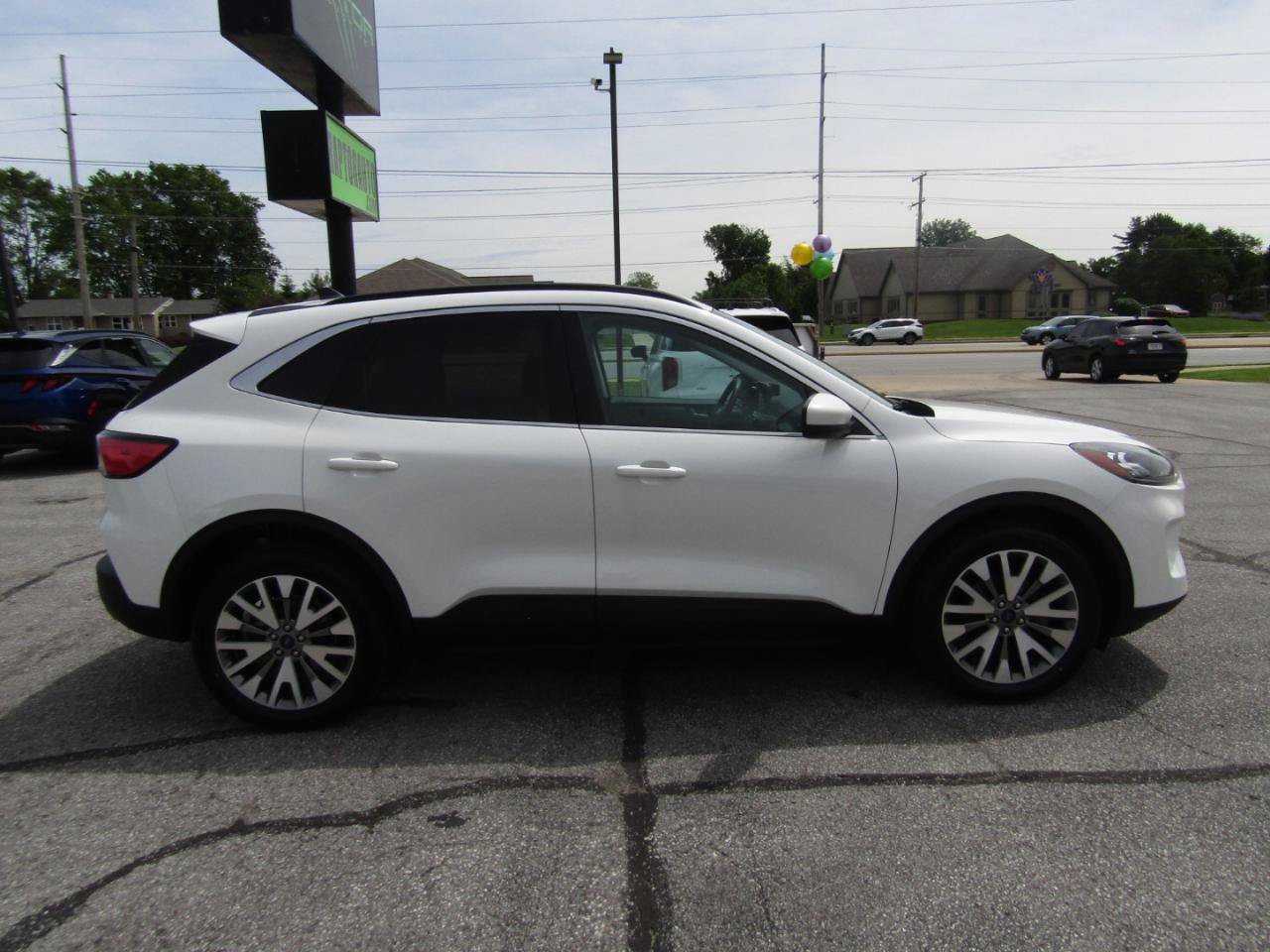 Used 2022 Ford Escape Titanium AWD/4WD image 10
