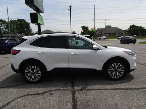 Used 2022 Ford Escape Titanium AWD/4WD image 10