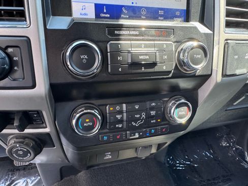 Used 2020 Ford F450 Lariat w/ Lariat Value Package AWD/4WD image 34