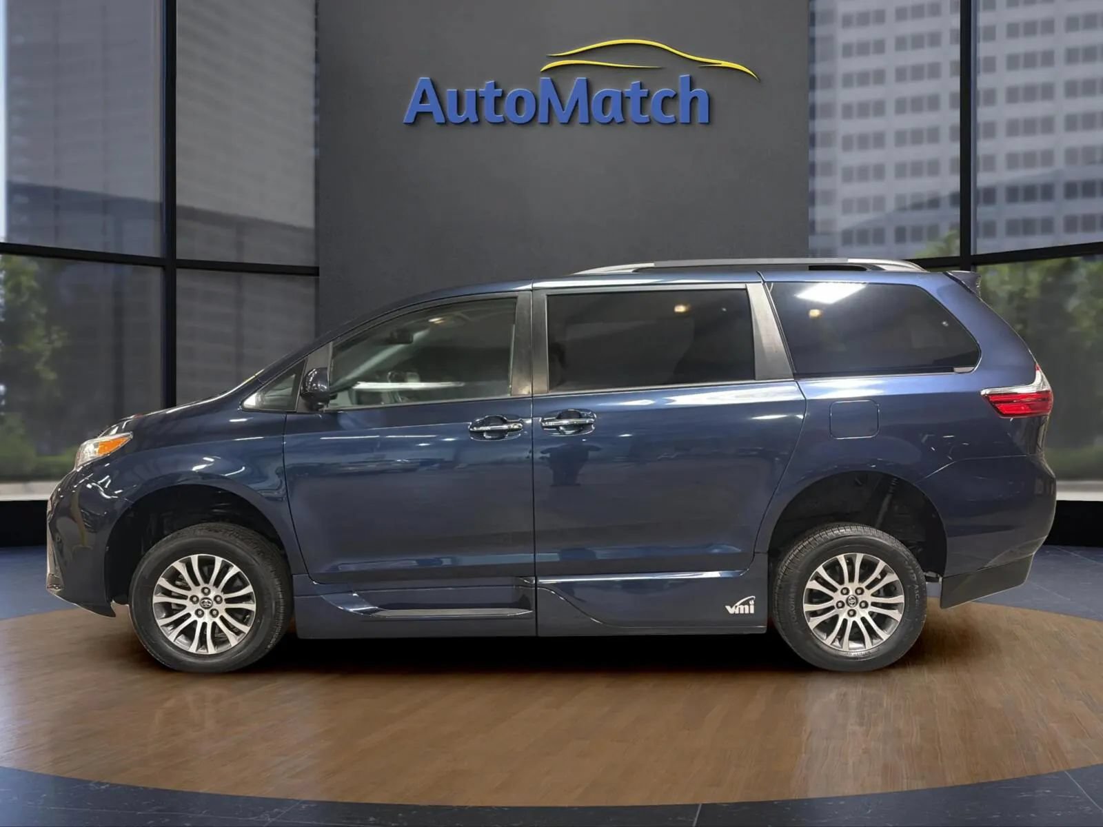 Used 2019 Toyota Sienna XLE FWD image 7
