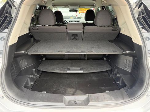 Used 2016 Nissan Rogue SV image 42