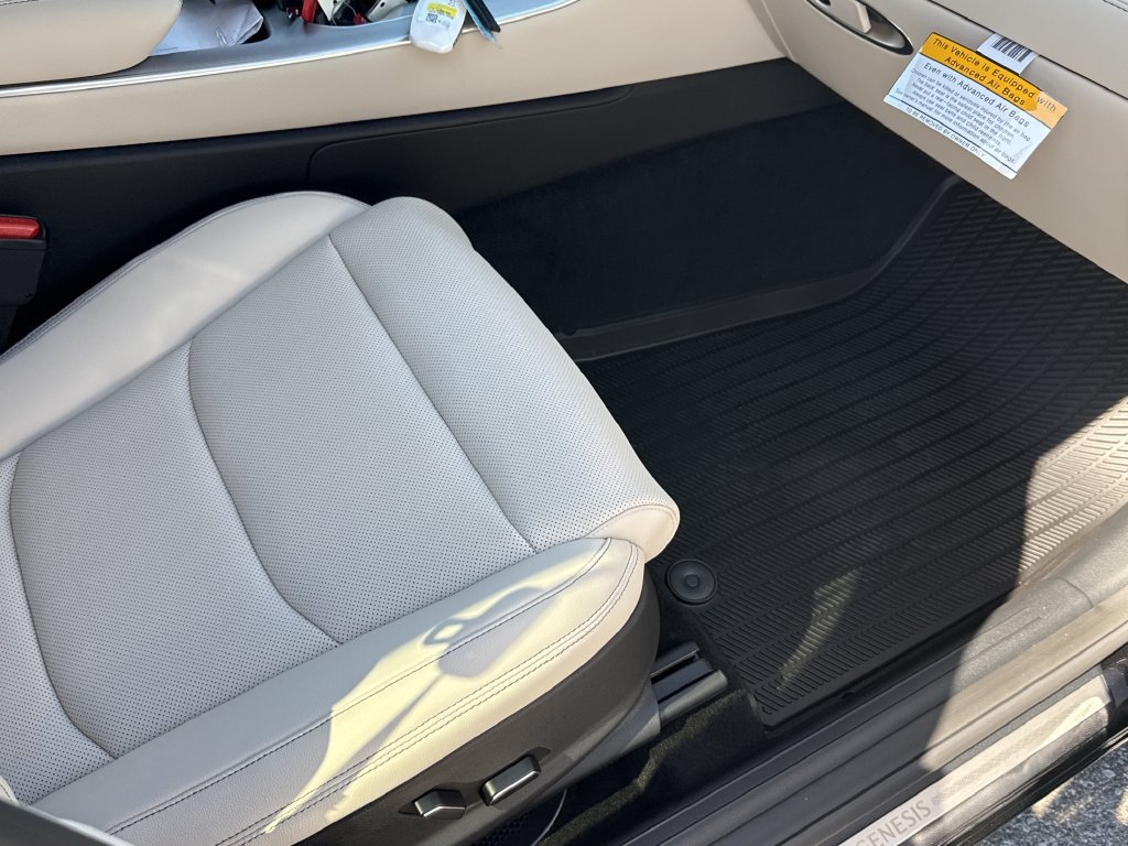 New 2027 Genesis GV70 2.5T Select AWD/4WD image 32