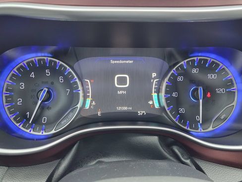 Used 2018 Chrysler Pacifica Limited FWD image 19