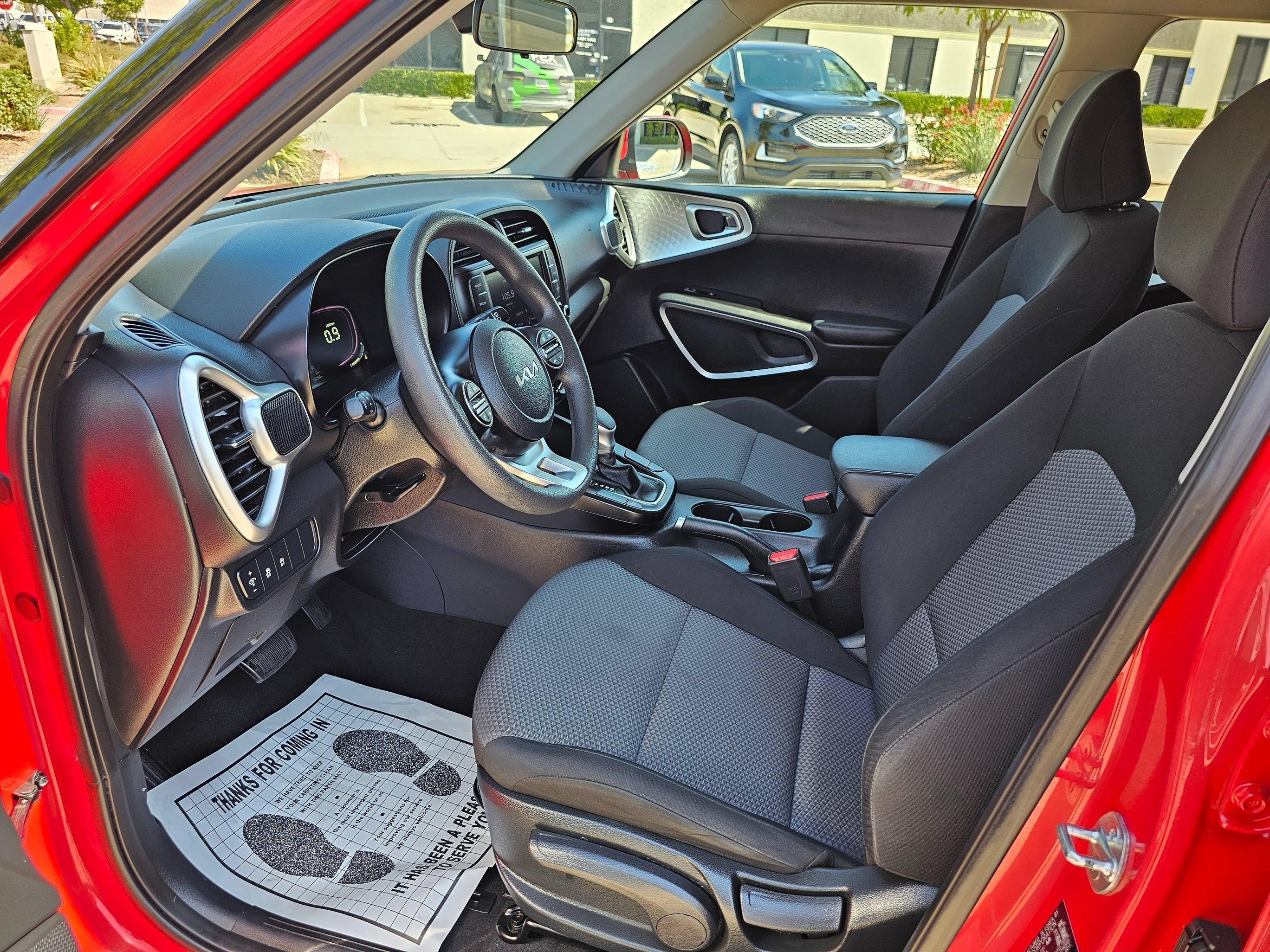 Used 2023 Kia Soul LX w/ Option Group 015 FWD image 16