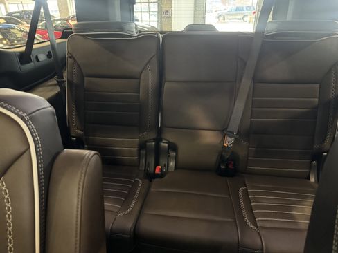 Used 2025 GMC Yukon XL Denali Ultimate image 17