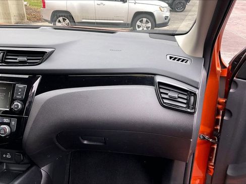 Used 2022 Nissan Rogue Sport SL image 15