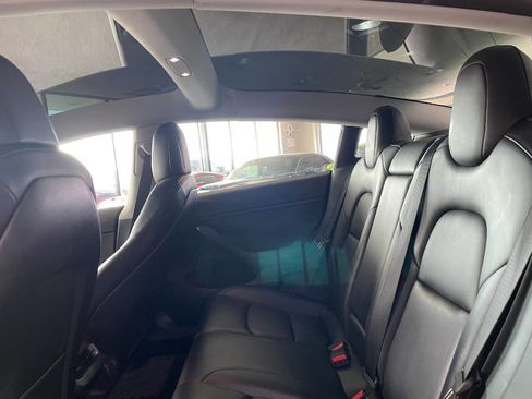 Used 2022 Tesla Model 3 image 18
