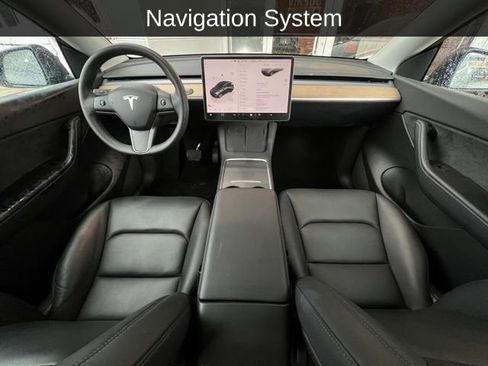 Used 2022 Tesla Model Y Long Range image 2