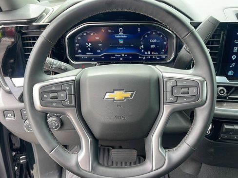 Used 2025 Chevrolet Silverado 3500 LTZ AWD/4WD image 23