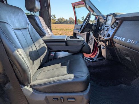 Used 2016 Ford F250 Lariat w/ Lariat Interior Package image 29